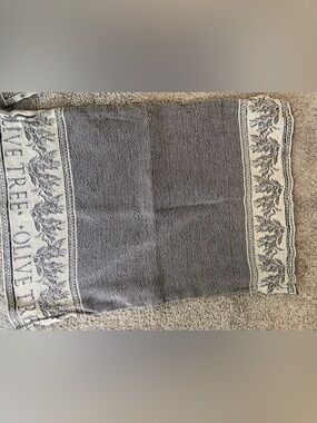 Vintage Style Grey & Cream Olive Tree Jacquard Hand Towel